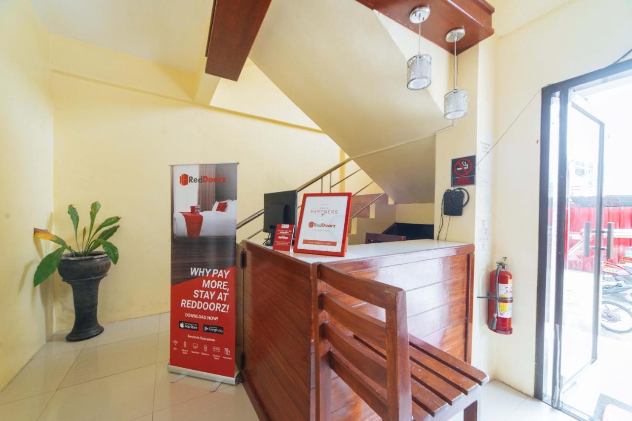 Hotel RedDoorz @ D Maagma Street Kalibo Exterior foto