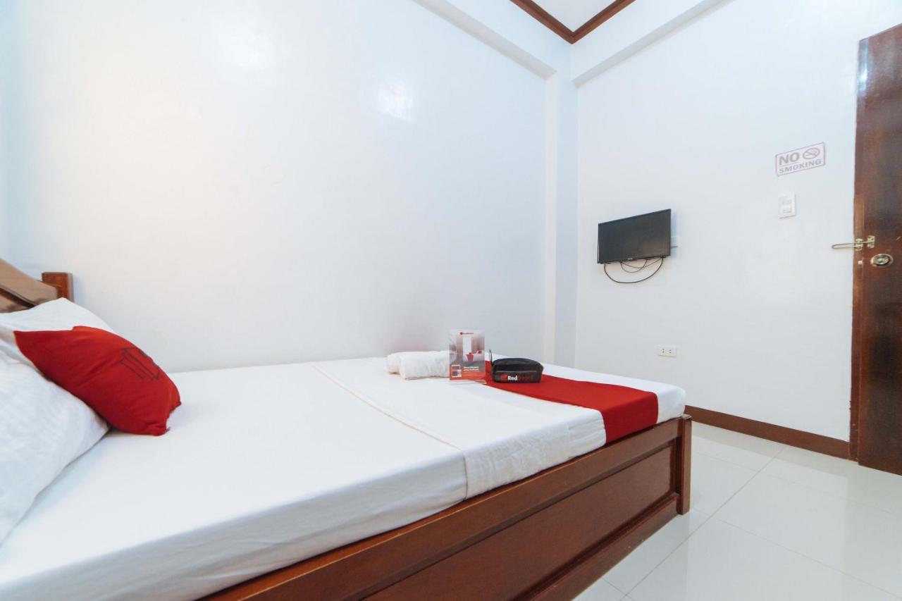 Hotel RedDoorz @ D Maagma Street Kalibo Exterior foto